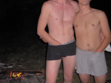roooooooo les mecs! un peu de tenue!